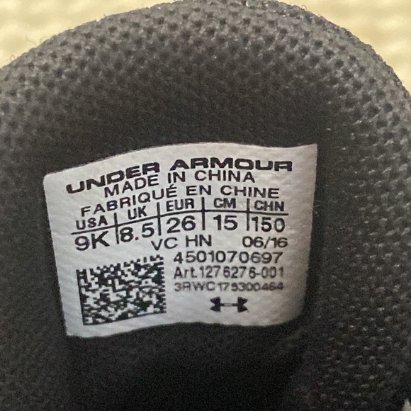 Under Armour All Black Stephen Curry Basketball Sneakers - Picture 5 of 7